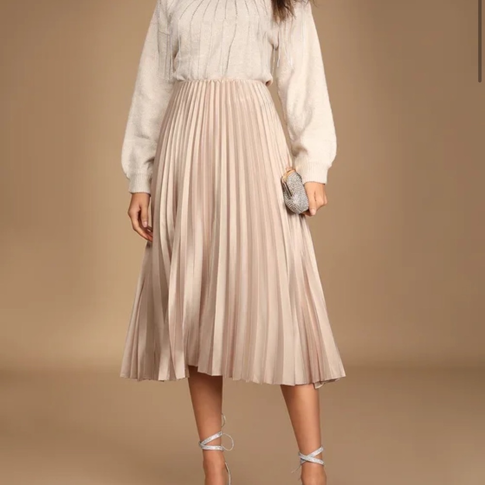 Lulus pleat and greet champagne pleated satin midi skirt